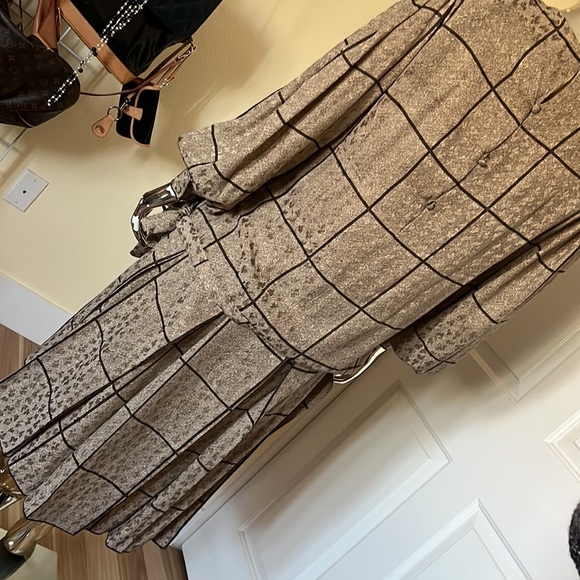 A D C H  INT. LADIES GARMENT SKIRT & TOP - Picture 5 of 13